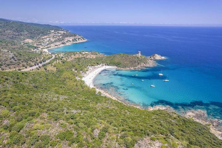 Gîte pour 6 personnes, avec sauna et piscine ainsi que jardin et vue dans Plage de Fautea - 3