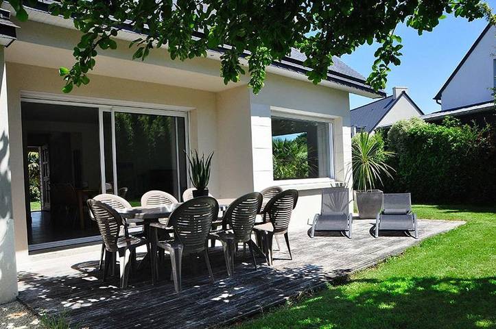 Appartement de vacances pour 8 personnes, avec jardin ainsi que piscine et terrasse