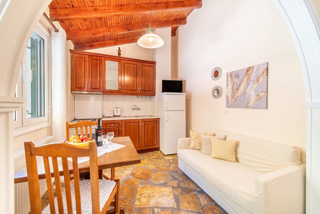 Geheel appartement, Studio-appartement 'Pavlos & Sofia Studio' met bergzicht, tuin en terras in Corfu