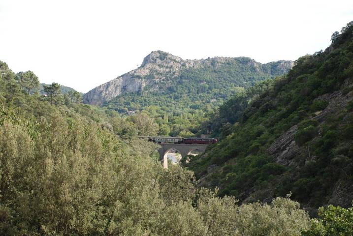 Hôtel pour 2 personnes, avec vue ainsi que jardin et piscine à Générargues - 3