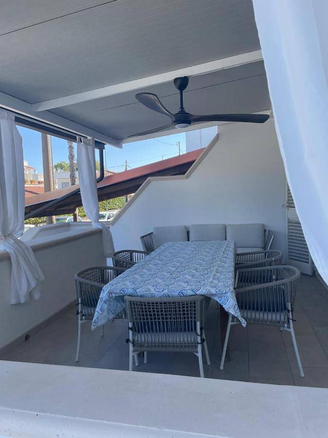 Location de vacances pour 7 personnes, avec vue et jardin à Lido Marini - 4