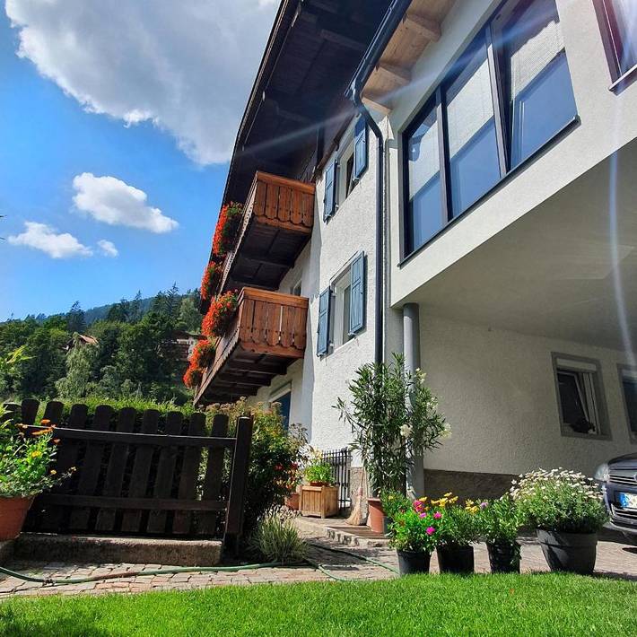 Ferienwohnung für 2 Personen, mit Balkon und Terrasse sowie Garten und Ausblick in Welschnofen