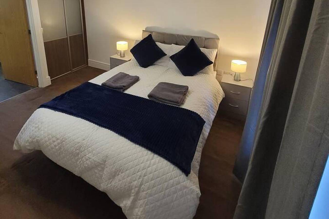 Spacious 3 bed, Sleeps 5 and free parking in Milton Keynes, Südostengland