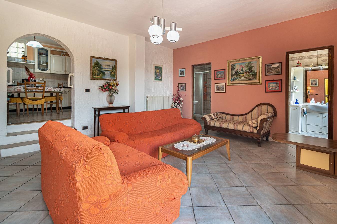Casa de vacaciones 'Casa Teresa' con vistas a la montaña, terraza privada y aire acondicionado in Iglesias, Iglesiente