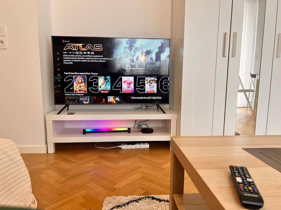 Appartement entier, One-Bedroom Apartment in Massy, Essonne