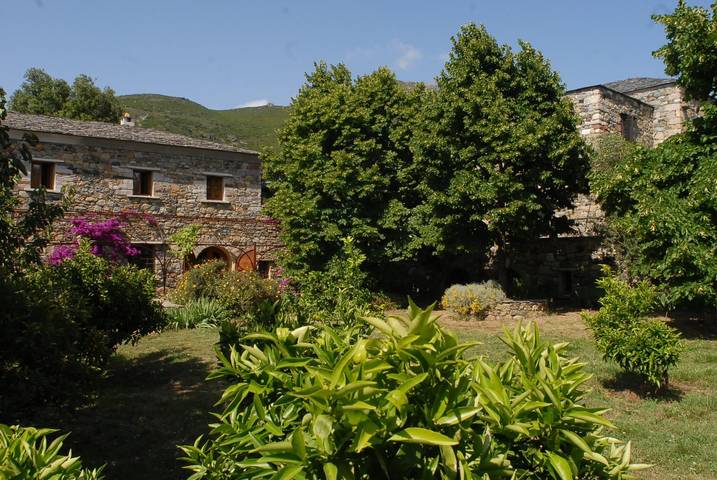 Gîte pour 2 personnes, avec Terrasse ainsi que Jardin et Vue à Patrimonio