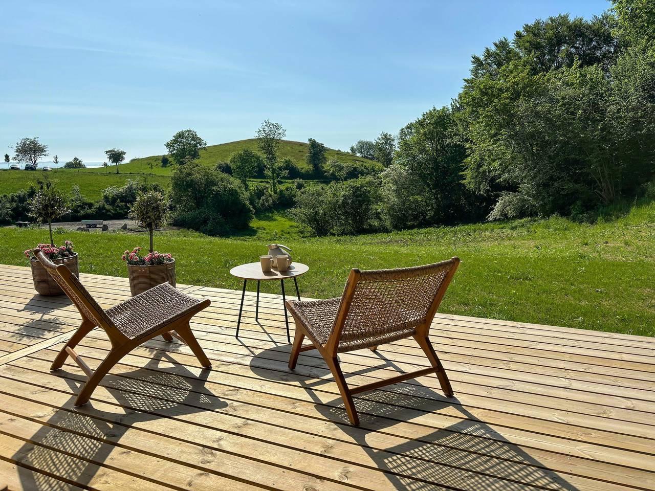 Holzhaus auf einem großen Naturgrundstück mit Meerblick und Wellnessbereich in Broager, Flensburger Förde (Dänemark)