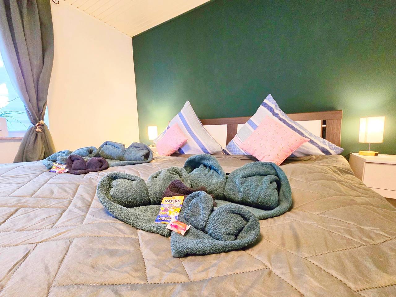 Ganze Wohnung, Ferienwohnung Gartenblick 50qm mit Terrasse, Garten, Kamin und offener Küche mit Theke in Bestwig, Hochsauerlandkreis