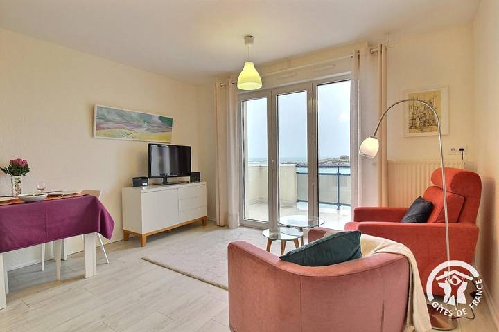 Gîte pour 2 personnes, avec jardin dans Coz-Pors - 4