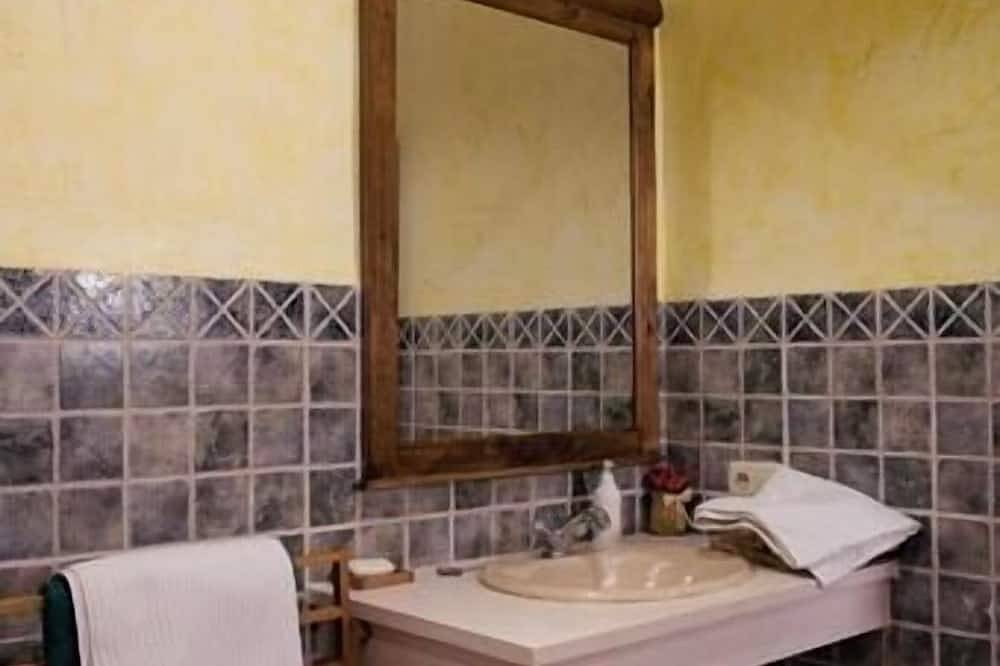 Casa rural (alquiler íntegro) Vallehermoso para 12 personas in San Carlos del Valle, Provincia de Ciudad Real