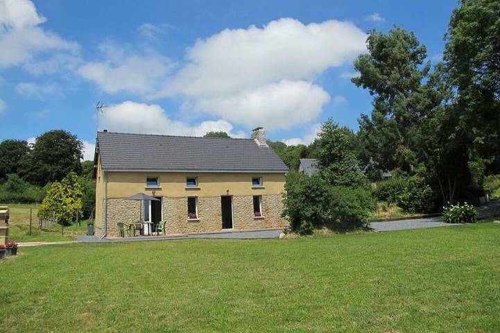 Gîte pour 5 personnes, avec jardin à Laulne