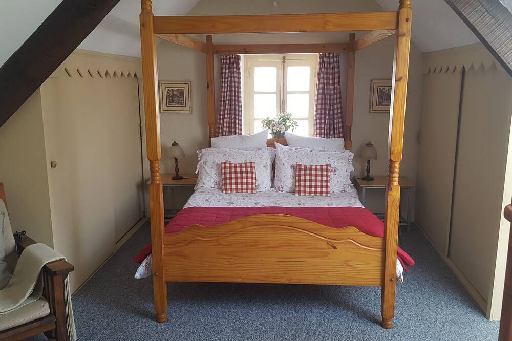 Coach House pour 6 personnes avec piscine partagée chauffée dans un cadre magnifique rural in Camors, Région de Lorient