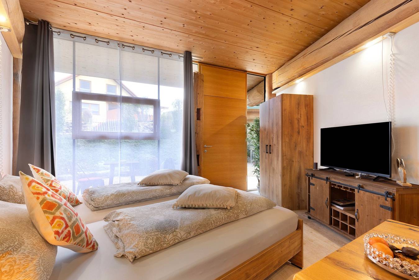Hel lägenhet, Apartment '-4-die Vier, Studio 25qm' with Private Terrace, Shared Garden and Wi-Fi in Rosenfeld, Neckar-Alb