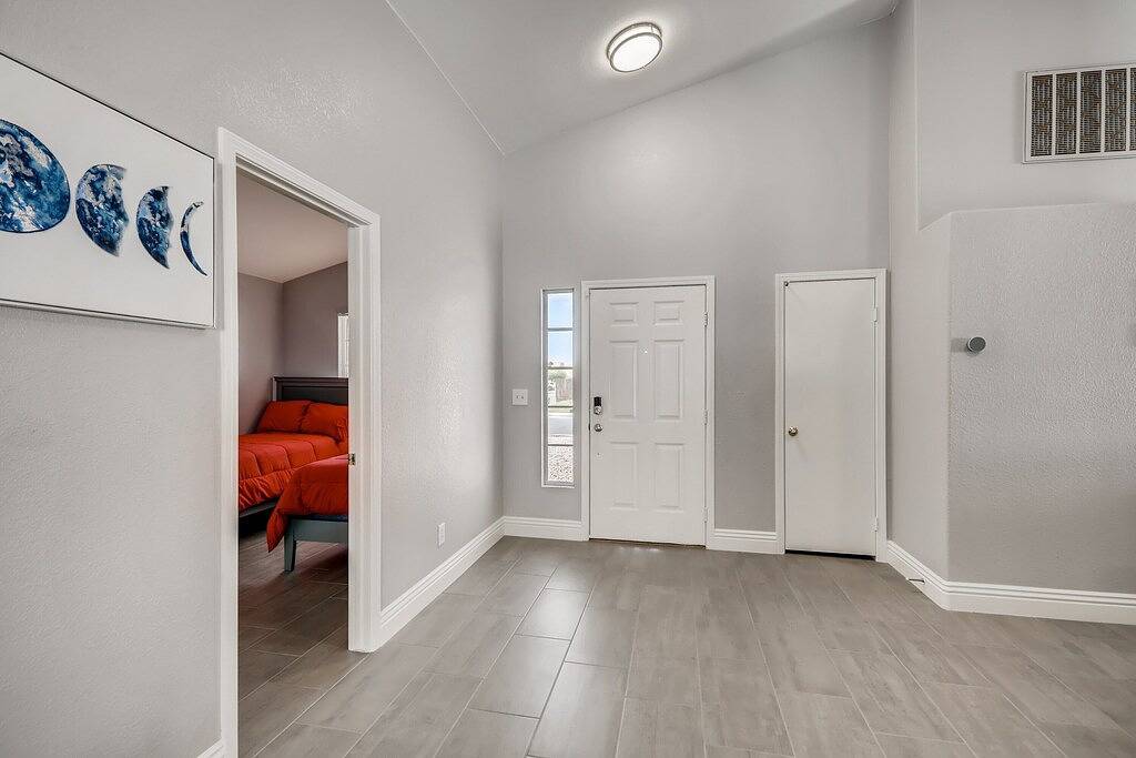 The Best House With A Heated Pool, Spa, and Safe, Sleeps 6 Comfortably in North Las Vegas, Nevada