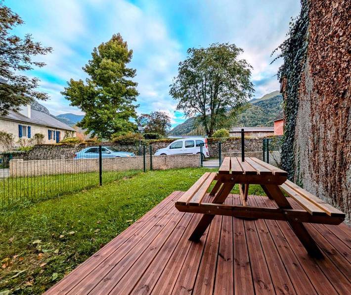 Gîte pour 4 personnes, avec piscine ainsi que vue et jardin à Bielle (Pyrénées-Atlantiques) - 2