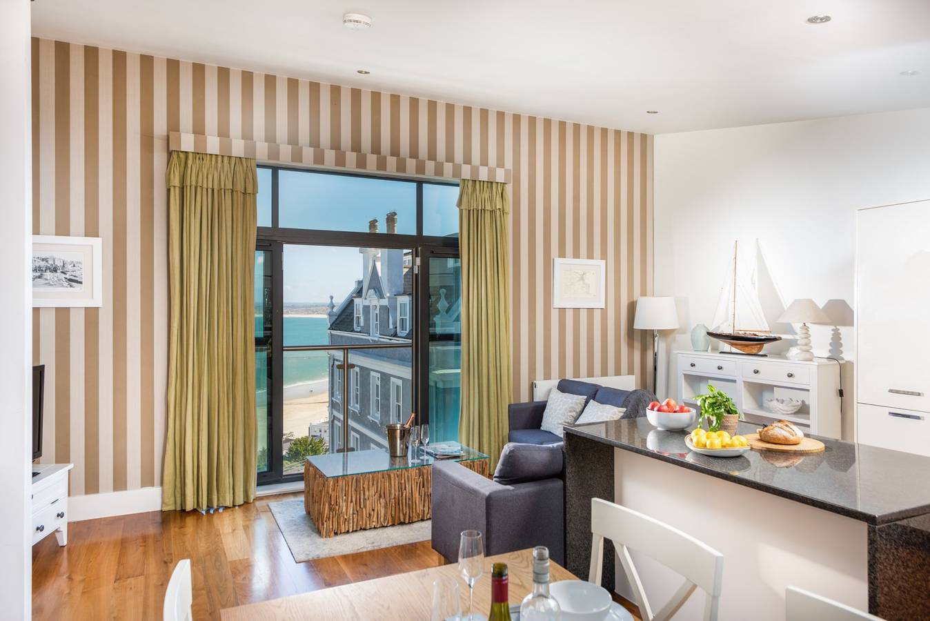 Entire holiday apartment, 3 Porthminster Mews in St. Ives, Cornwall