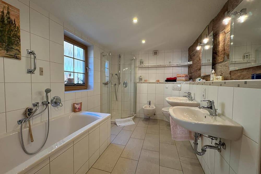 Ganze Wohnung, Hofruhe.de in Uhlstädt-Kirchhasel, Saaleland