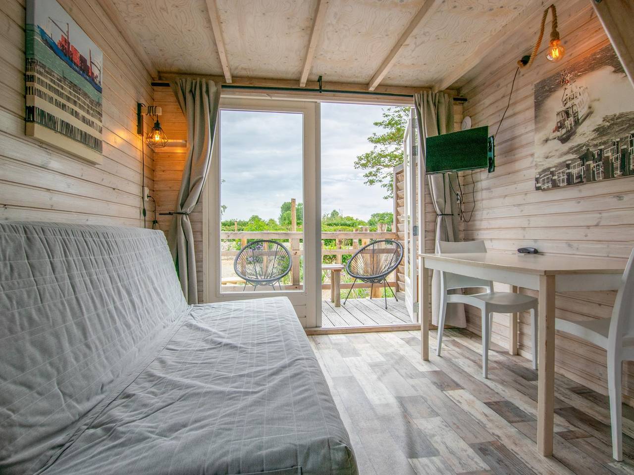 Familienfreundliches Strandhaus in Zeeland in Ellemeet, Zeeuwse Kust