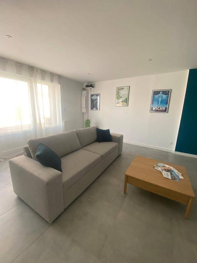 Location de vacances pour 4 personnes, avec jardin à Abrest - 3