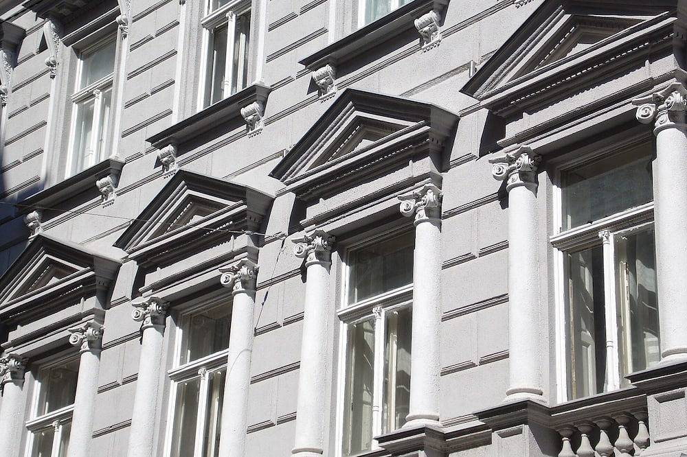 Entire apartment, Luxury 2 Bed 2 Bath Apartment, Sleeps 4, Central Budapest, Andrassy, Opera in Budapest, Central Hungary