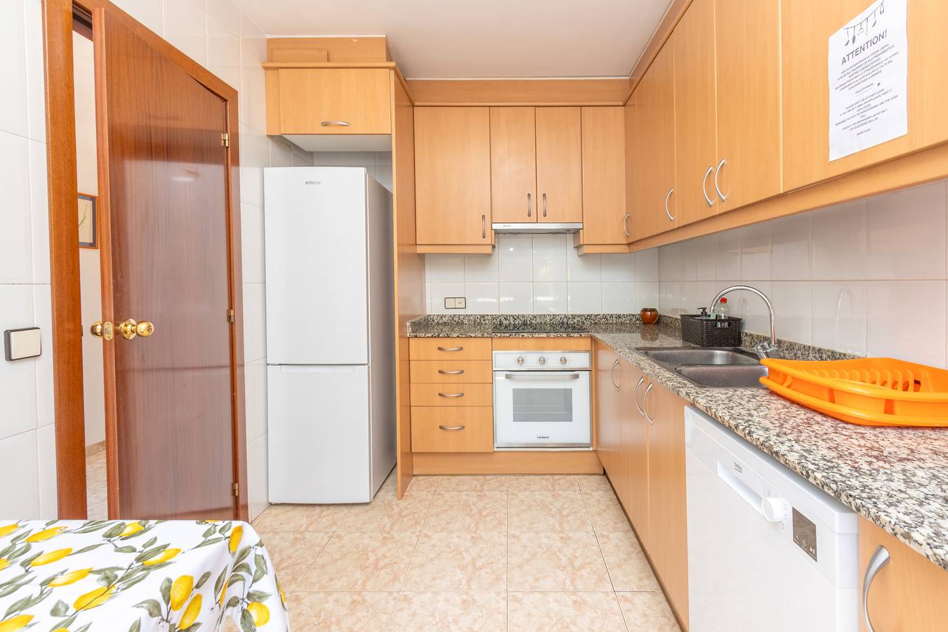 Casa de vacaciones 'Lago De Banyoles' con vistas al lago, Wi-Fi y aire acondicionado in Bañolas, Pla de l'Estany