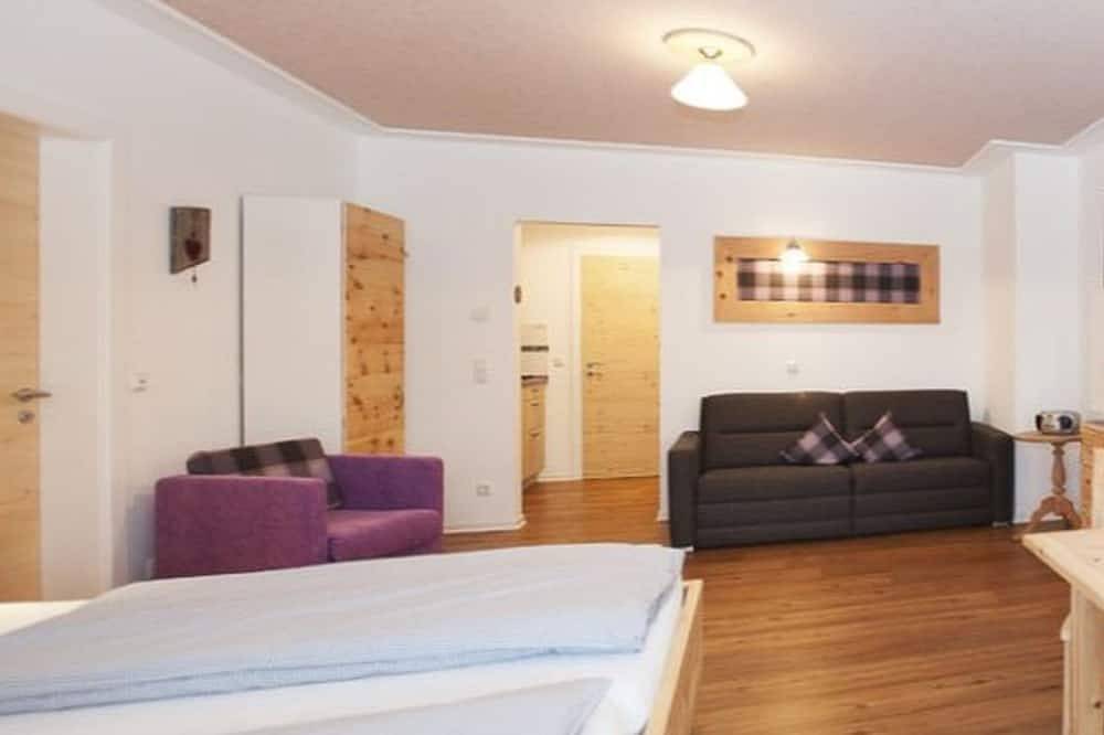 Ganze Wohnung, Apartment Zirben Stubn mit 32 qm, 1 Zimmer-Apartment, max. für 4 Personen in Seehausen am Staffelsee, Das Blaue Land