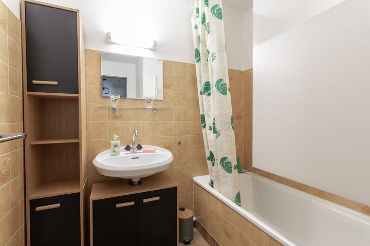 Ganze Wohnung, Ferienwohnung für 4 Personen mit Terrasse in Saint-Léger-les-Mélèzes, Nationalpark Écrins
