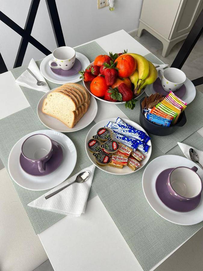 Apartamento de vacaciones para 5 personas, con terraza además de vistas y piscina - 1