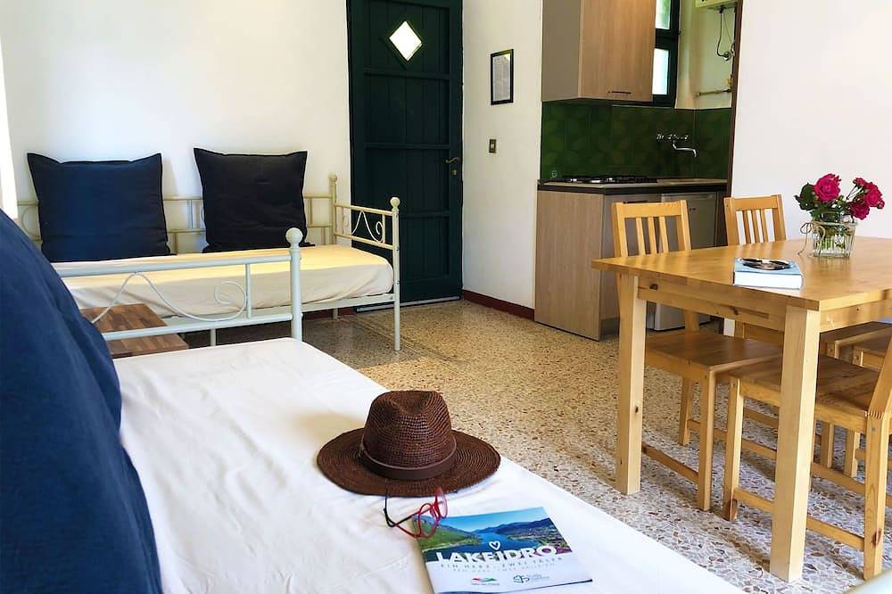 Ganze Wohnung, Direkt am See mit Panoramablick in Idro, Gardasee-Berge