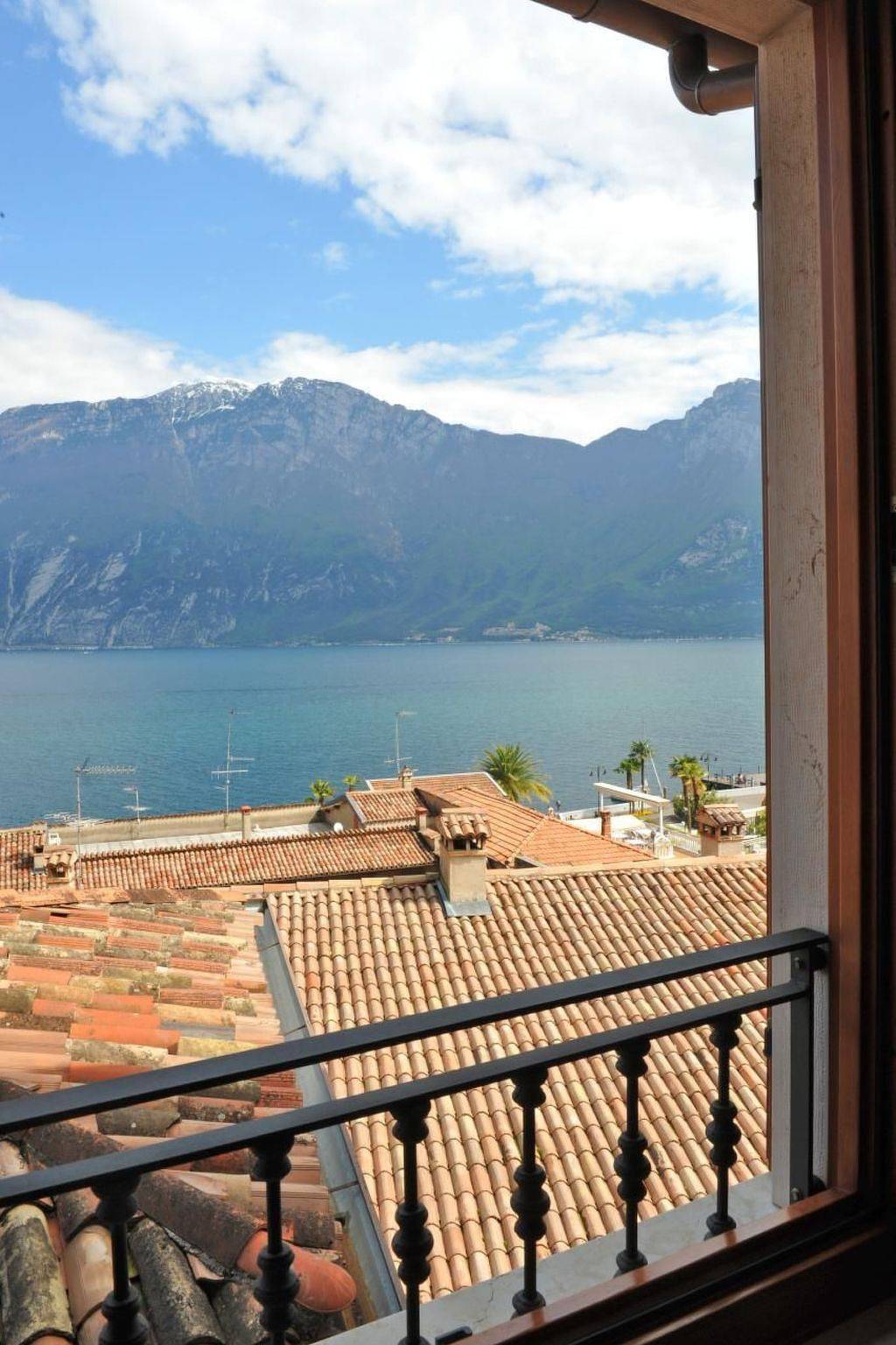Ganze Wohnung, Ein-Zimmer-Wohnung 'Bella Vacanza 7' mit Blick aufs Wasser in Limone sul Garda, Gardasee-Berge