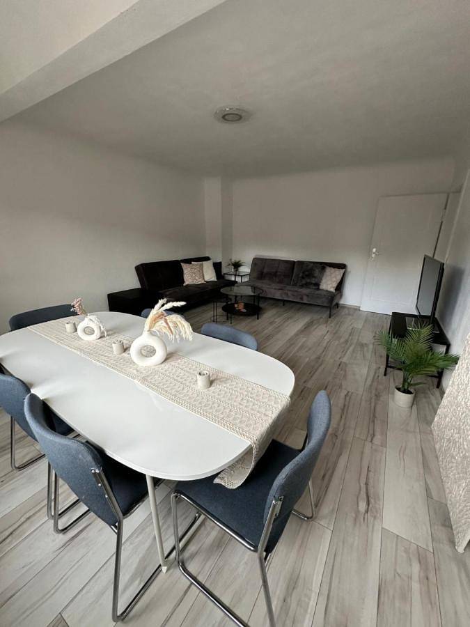 Ganze Wohnung, Two-Bedroom Apartment in Leimen, Rheinebene