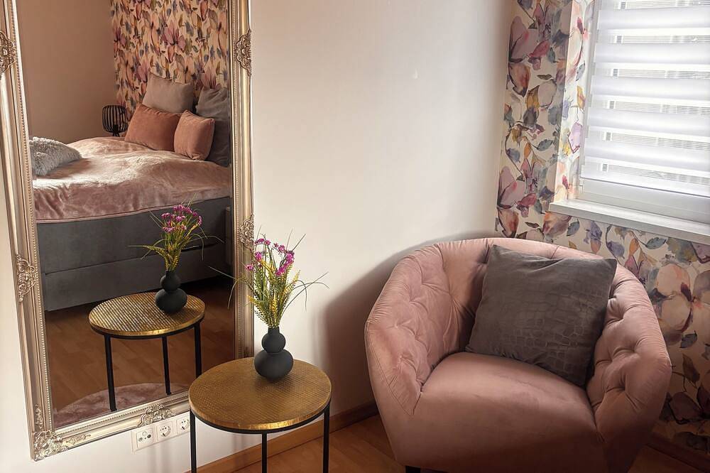 Ganze Wohnung, Ferienwohnung „Marion‘s Schmuckkästchen“ in Schwegenheim, Rheinebene