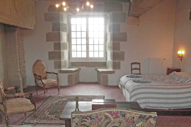 Château pour 8 personnes, avec jardin dans Allier - 4