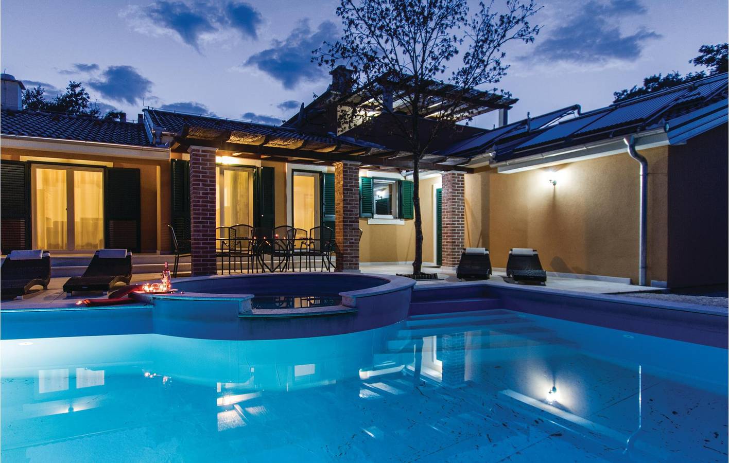 Ferienhaus für 10 Personen mit Terrasse in Režanci, Svetvinčenat