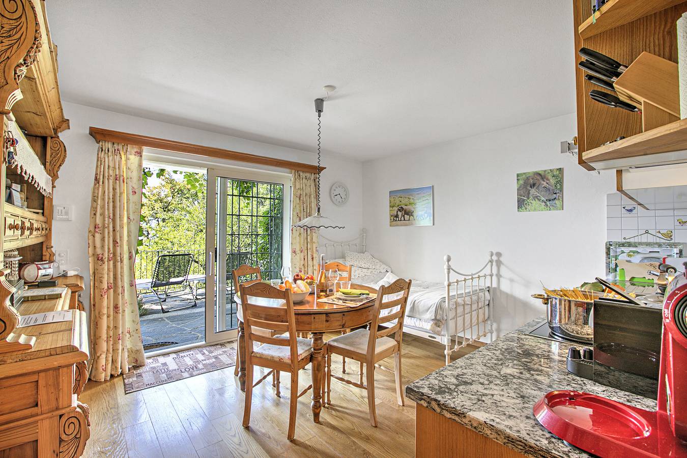 Entire apartment, Honeymoon Love Retreat 2 in Minusio, Ticino Alps and Verbano