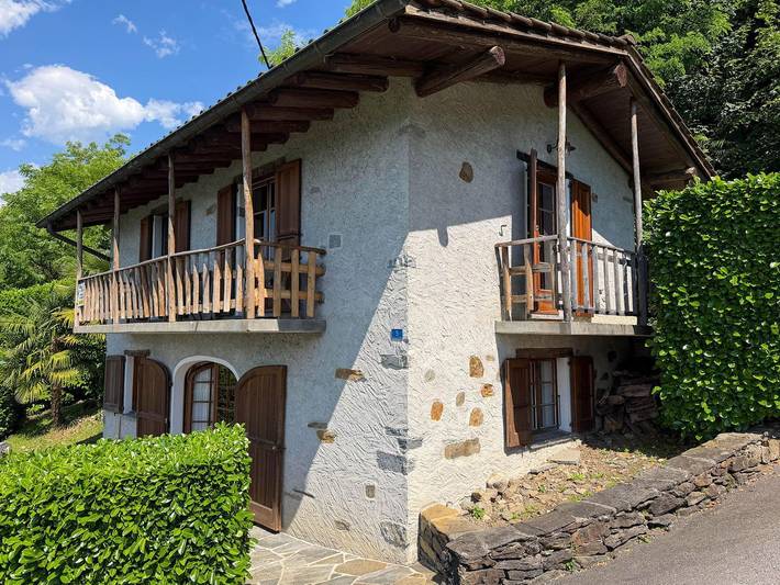 Casa Mathey in Gambarogno, Lac Majeur