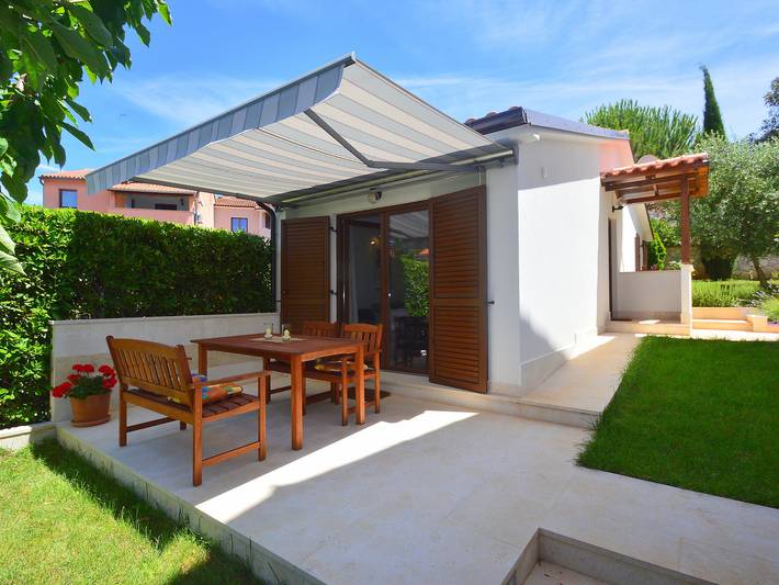 Ferienhaus für 2 Personen, mit Terrasse und Garten in Pula