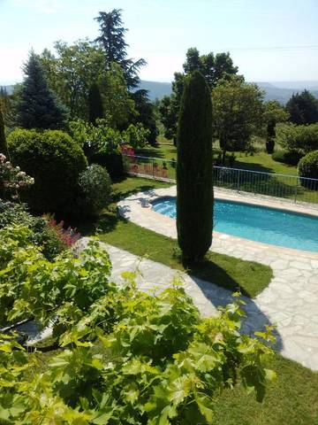 Cottage pour 6 personnes, avec vue ainsi que jardin et piscine à Cruis