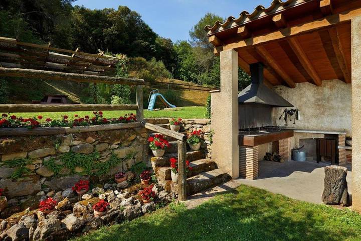 Casa rural para 15 personas, con jardín y piscina, Se admiten mascotas en Pla de l'Estany - 4