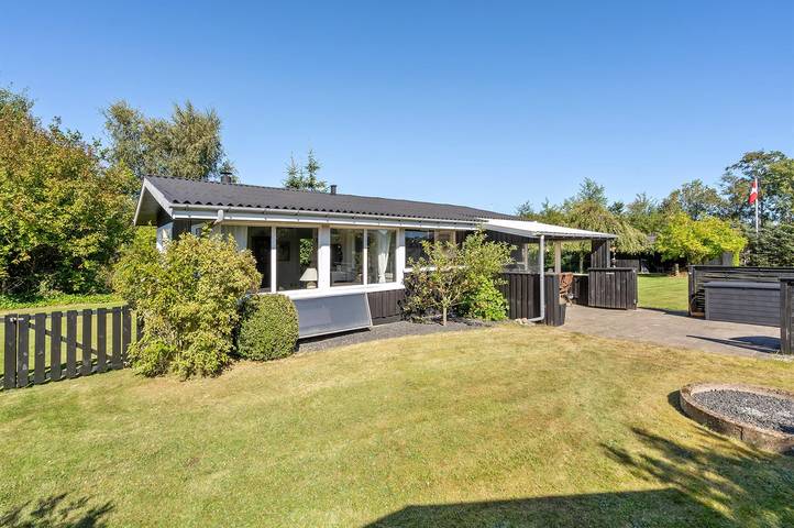 Ferienhaus für 4 Personen, mit Terrasse in Øster Hurup