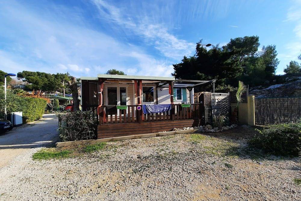Mobil-Home situé sur la Côte Bleue entre Marseille et La Camargue in Martigues, Côte méditerranéenne (France)
