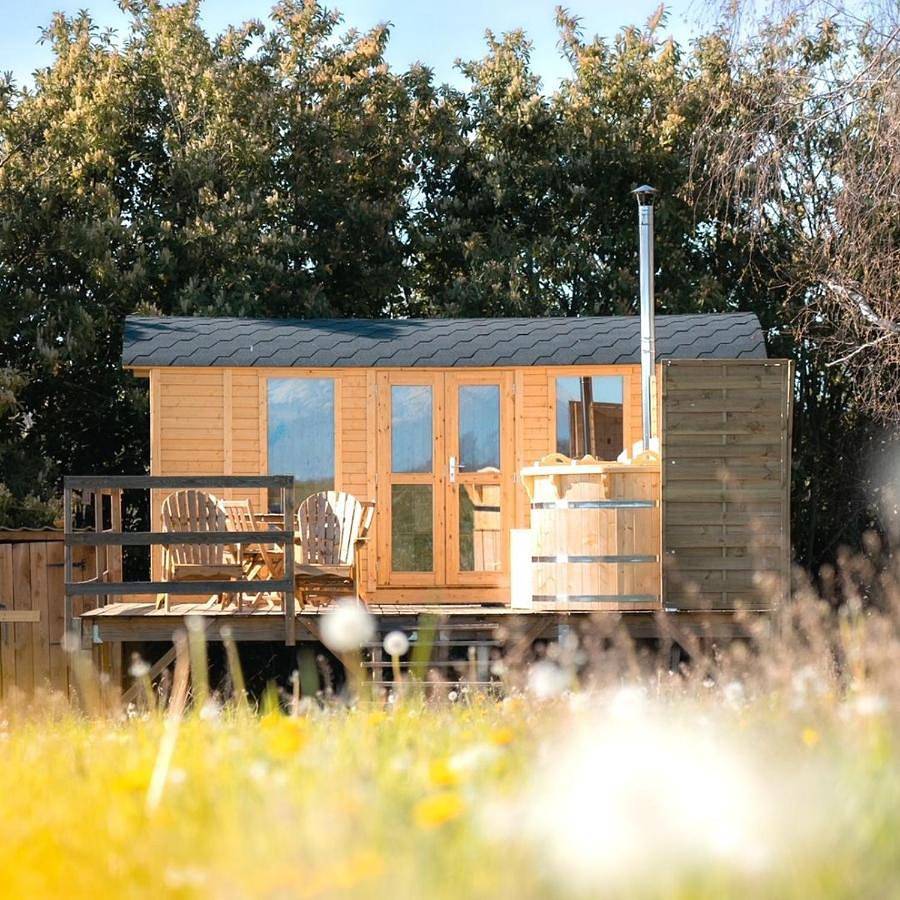 L'enclave Insolite - Cabanes avec Piscine et Bains Nordiques in Gardères, Béarn
