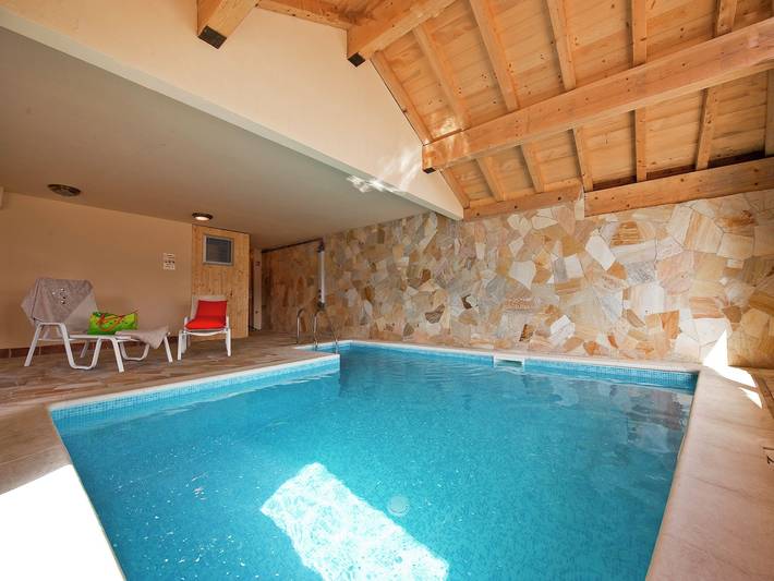 Gîte pour 14 personnes, avec sauna et piscine, adapté aux familles dans Station De La Rosiere - 4