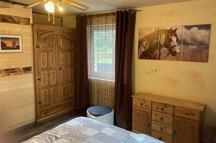 Ganze Wohnung, Ferienwohnung im Western-Style mit 70 qm in Dietfurt, Altmühltal