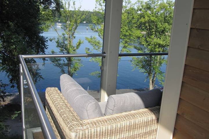 Ganze Wohnung, Luxus Apartment Seeblick am See - 4 Bäder - Premium - Ebeling Ferienhaus in Woltersdorf, Märkische Schweiz-Oderland