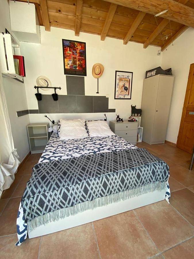 Location de vacances pour 2 personnes, avec vue ainsi que jardin et piscine à Lédenon - 4