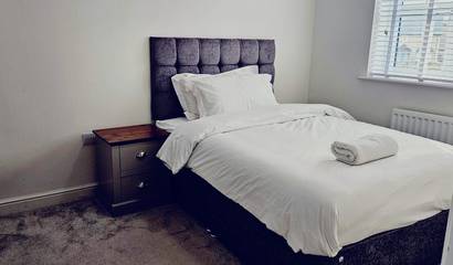Holiday Rental for 11 People in Preston, Lancashire, Photo 4