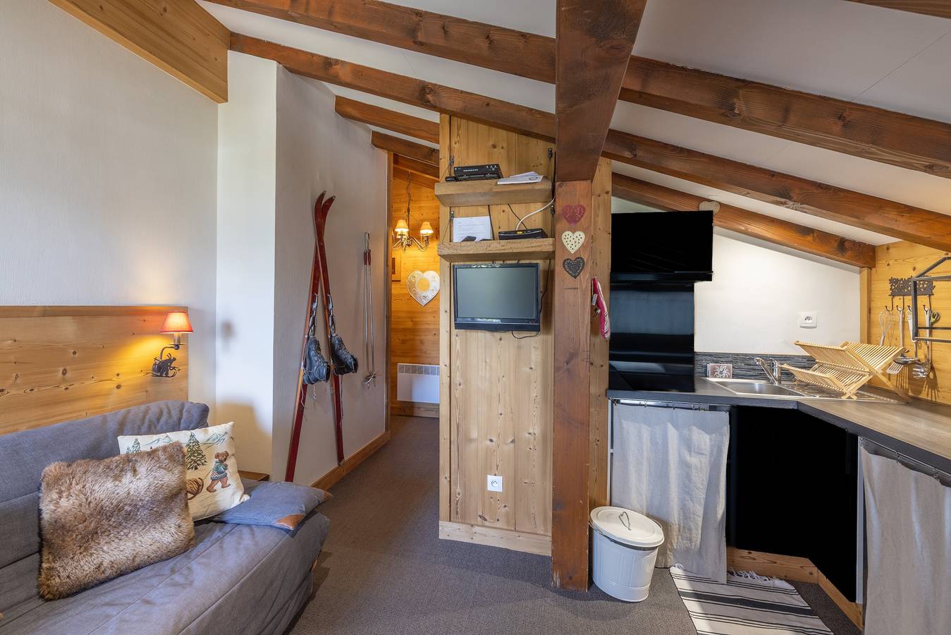 Entire apartment, Ski in/ski Out Holiday Apartment in Crest-Voland, Albertville region