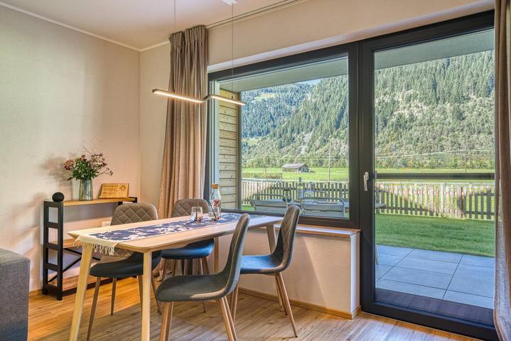 Ferienwohnung für 5 Personen, mit Ausblick und Garten, kinderfreundlich im Stubaital