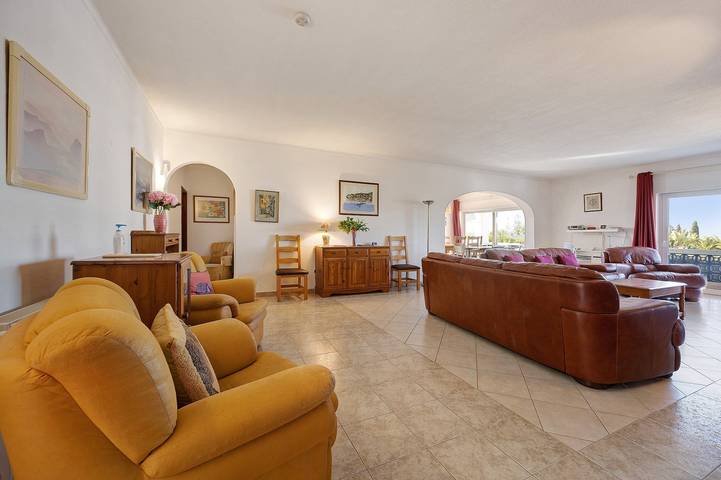 Villa Brisa do Mar mit Meerblick, Pool, Garten und Wlan in Carvoeiro, Faro Distrikt